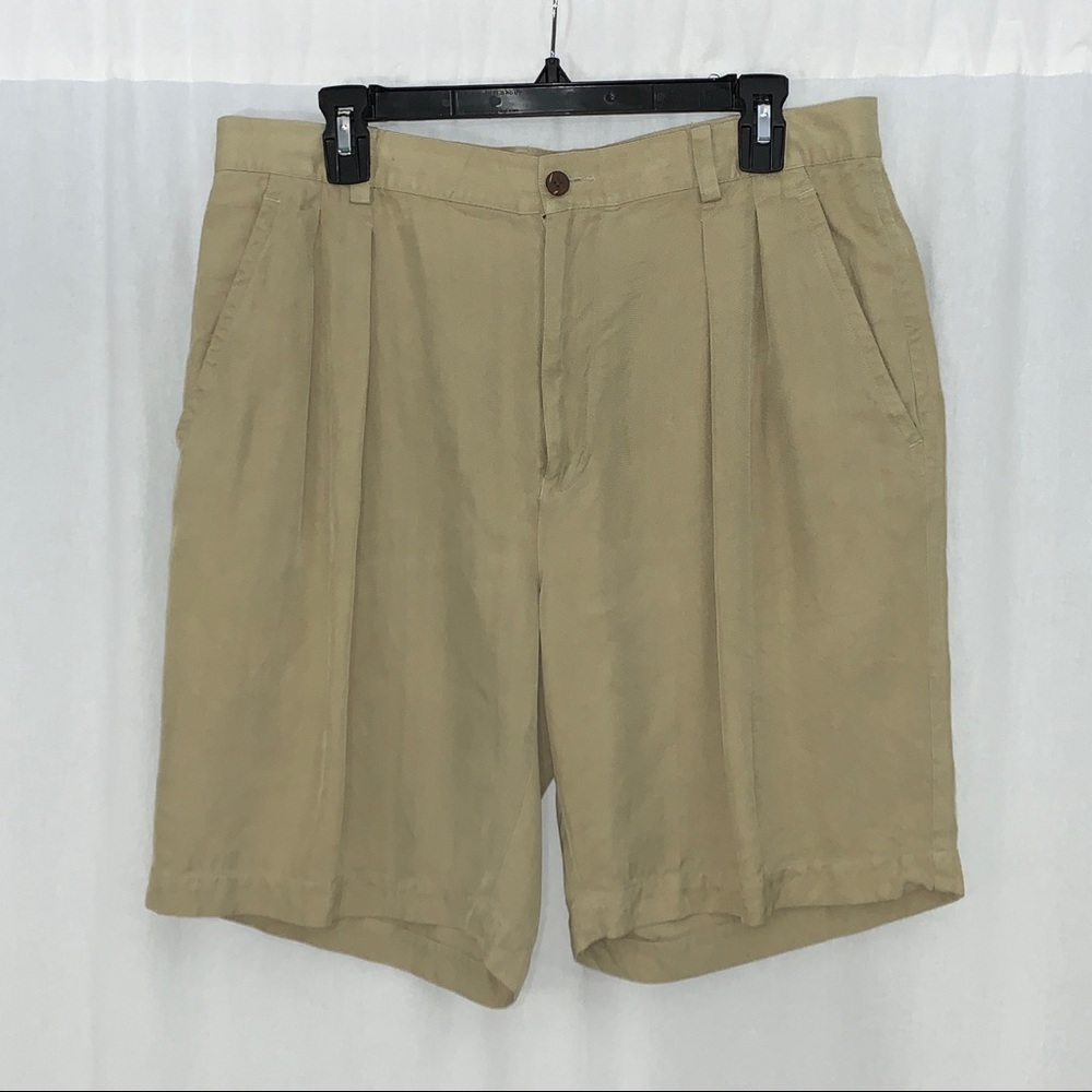 Tommy Bahama Men’s Tan Pleated 100% Silk Shorts Size 34 Hawaiian Resort Vacation